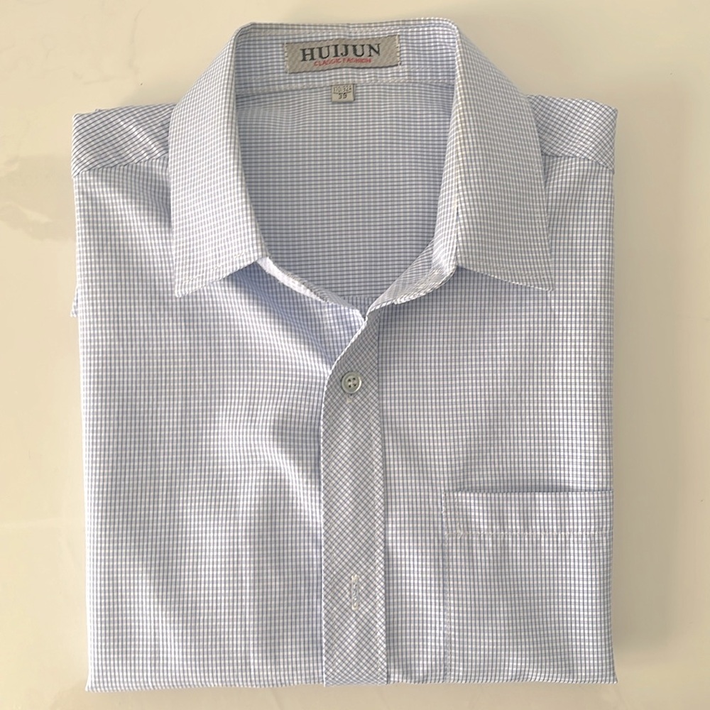 Short sleeve dress shirt